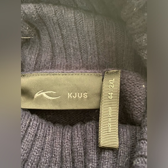 KJUS- women’s wool/cashmere mix blend sweater - Picture 5 of 16